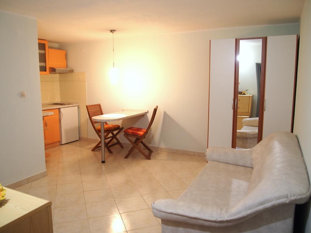 Holiday Home Oliva Bilice Εξωτερικό φωτογραφία